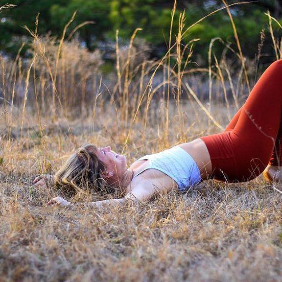 专减“水桶腰”，这些瑜伽动作每天一遍，练出迷人腰线