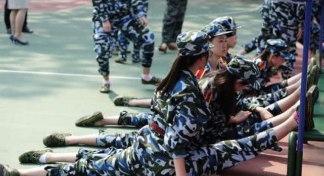 军训时天衣无缝的三种请假方式，教官不仅不为难，后续还特别照顾