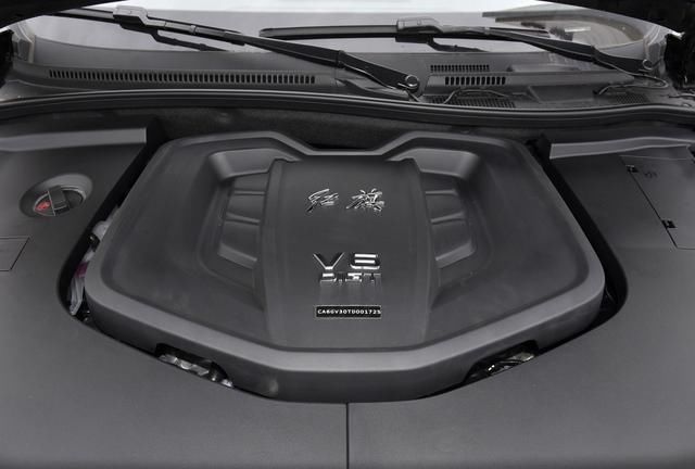  『中大型SUV』30多万的V6豪车，看车标比奔驰更贵气，硬实力完全不输70w奥迪Q7