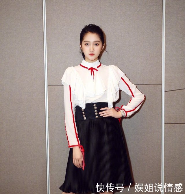 看了关晓彤这宽胯肥腰都要怀疑人生，真不知鹿晗每天怎么度过的！