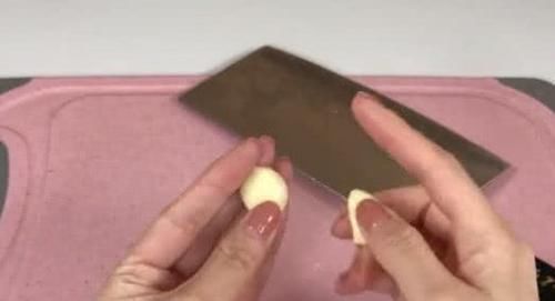  刷牙■牙膏只能刷牙？教你牙膏的4个小妙招，学会又省一笔