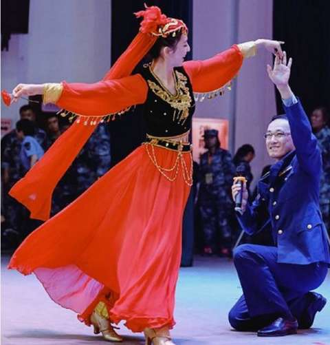 佟丽娅、娜扎和热巴,新疆妹子谁跳舞更迷人?