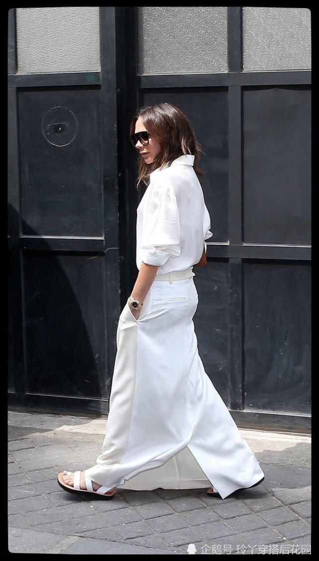 看到贝嫂维多利亚的这身裙子，网友:我不厚道地笑了!