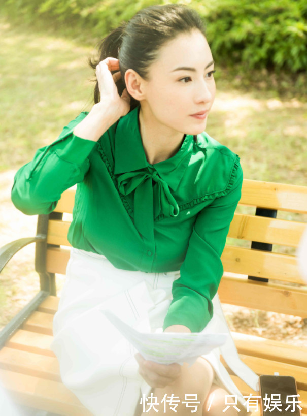 张柏芝厉害了，简单的穿搭穿出20岁既视感，哪里像2个孩子的妈