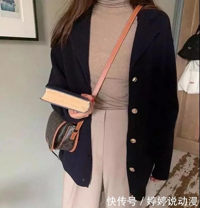  「V领羊绒衫」冬天毛衣最全搭配法：今年你的羊绒衫一定要这穿