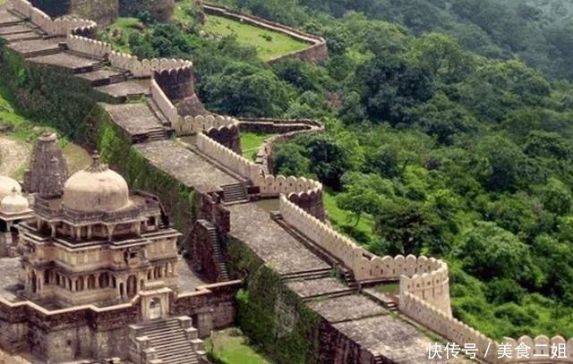 印度美女来中国旅游：爬长城呼被骗了，中国人得知原因后笑出声