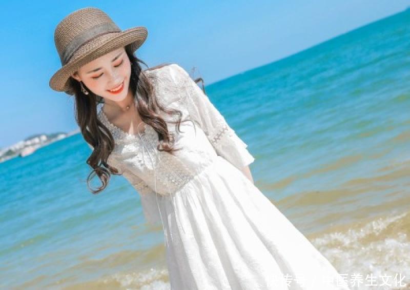 【浪漫】今年大热的四款连衣裙,谁穿谁好看,透出温柔浪漫感