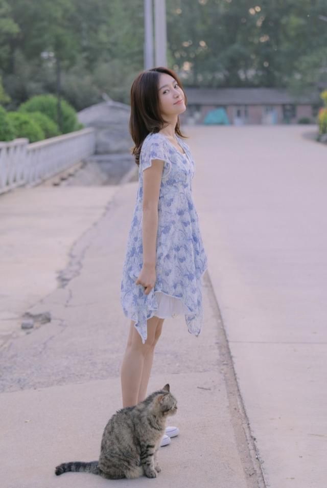 37岁的秦岚扎了“糖葫芦辫”秒变20岁少女，这效果堪比整容！