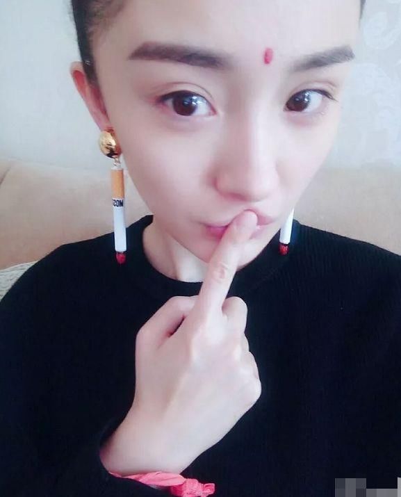 章子怡赵薇引起的时尚风暴，连杨幂王菲也有hold不住的时候！