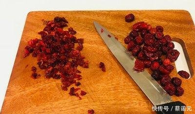  『饼干体』巧克力饼干别再买着吃了，不用水不用油，而且不用烤，在家就能做！