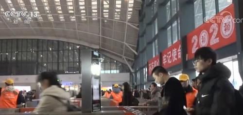  「陆续」春运旅客发送量连续6天超千万 铁路务工返乡专列陆续开
