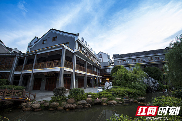 【统一战线·能人回乡】李杨泉:在东江湖畔打造＂精品民宿＂