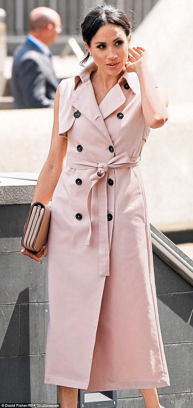 梅根模仿戴安娜“离经叛道” 穿衣风格突破王室“底线”