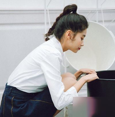 让你的马尾辫更加时髦漂亮的扎发小技巧！