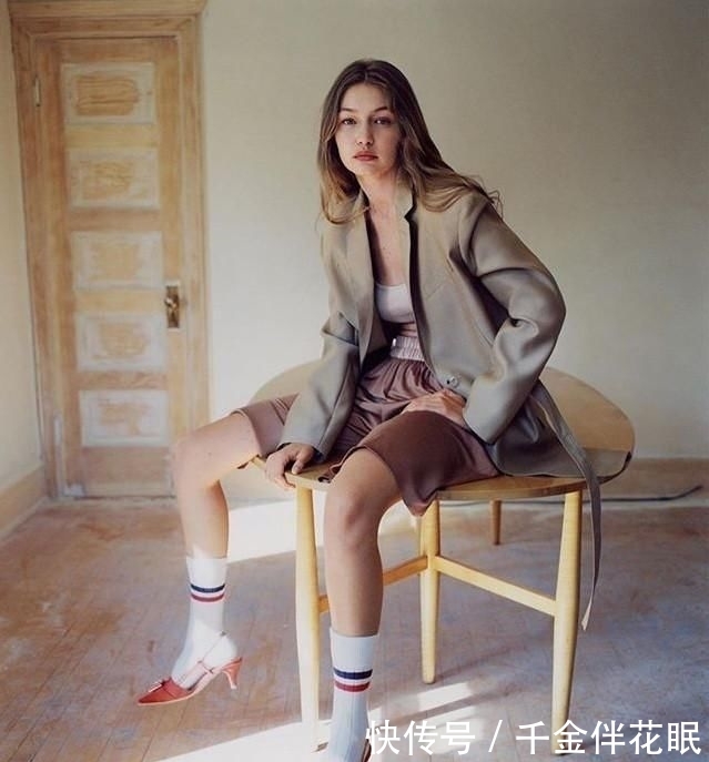  Hadid@超模Gigi Hadid的护发贴士：经常染烫还能保持头发如丝般柔顺