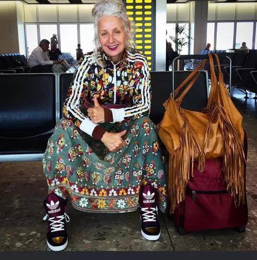 连62岁老太太都美丽地环游世界，你还有理由邋遢？