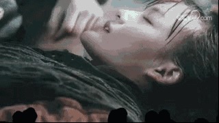 看《天坑鹰猎》，帮王俊凯挑选女朋友