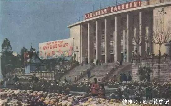 70年代，解放碑还是最高的建筑——老照片上的重庆记忆