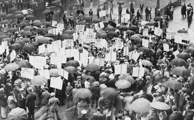 经济危机发生的前兆是什么(转)