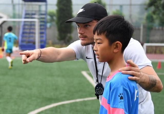 当中国足球娃娃遇到洋教练