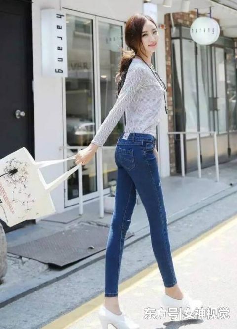 # 美女#穿出时尚潮流感!,少女范的牛仔裤美女
