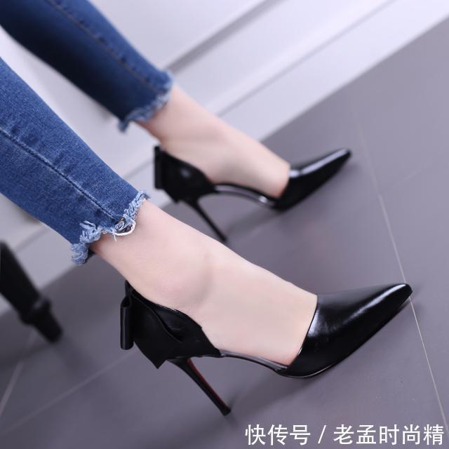 『已备』女人脚宽不用愁,大码高跟凉鞋已备好,时尚从脚下开始!