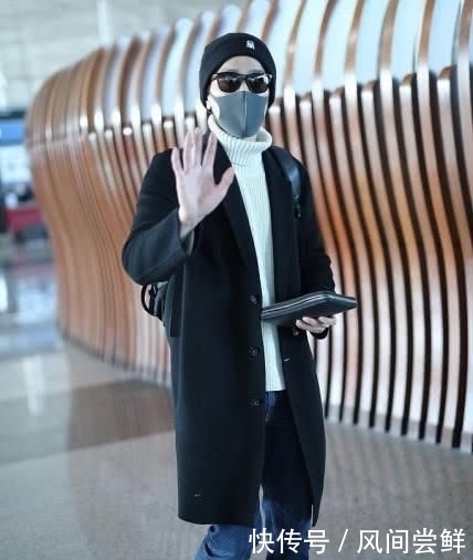 黑色呢大衣怎么内搭