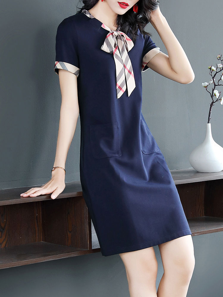 这款包臀裙真是“擦枪走火”，让人忍不住盯着看，好身材一览无余