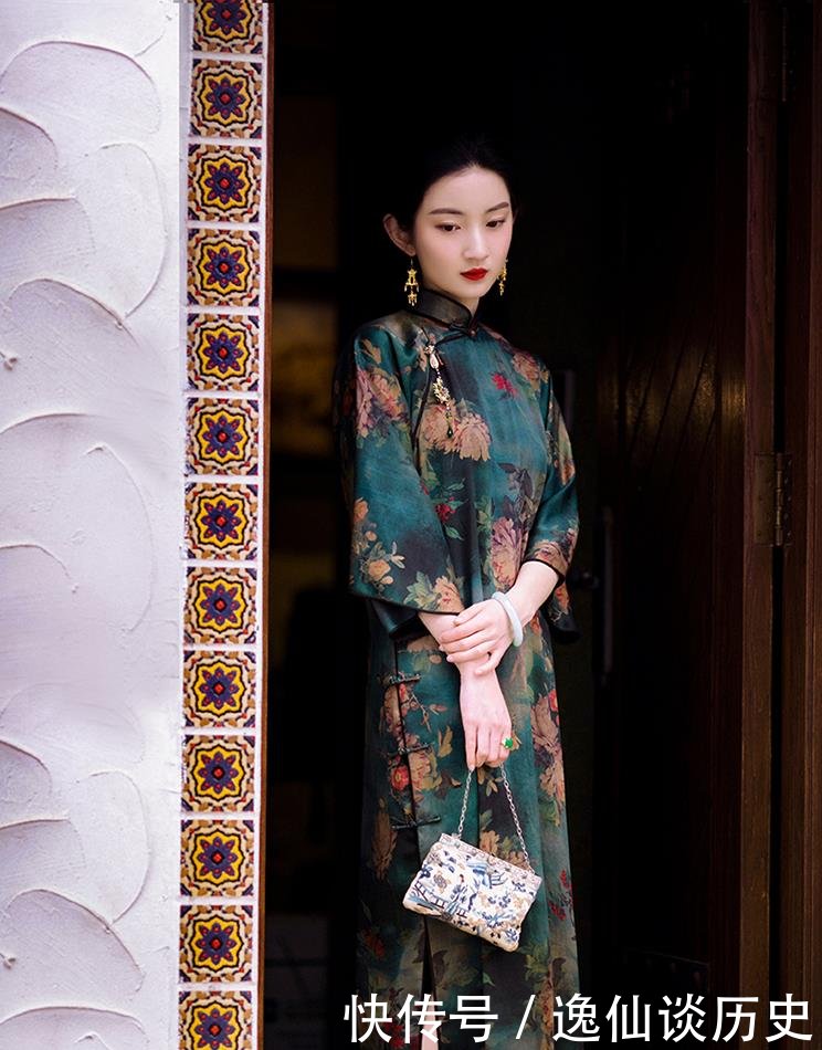  时光：“高段位”才能驾驭的旗袍，带着时光的味道，演绎优雅知性美！