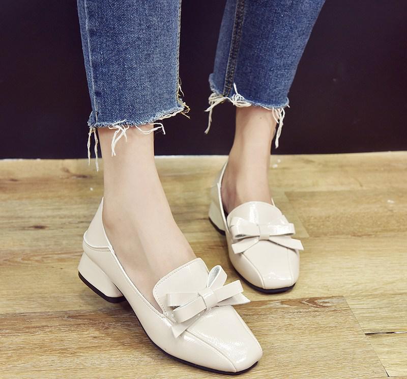 为什么女人一定要穿高跟鞋？现在巨潮流的“瓢鞋”，时尚养脚