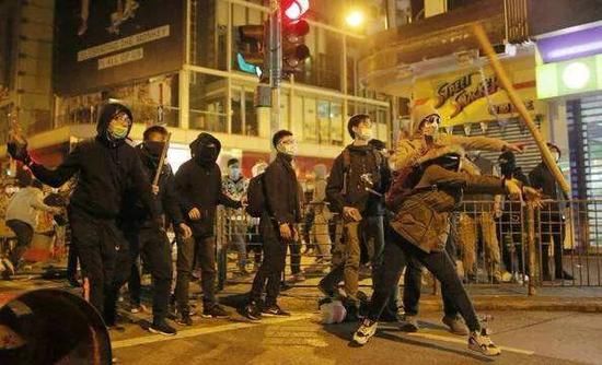 媒体九问香港这十周：大陆在香港的底线何在？