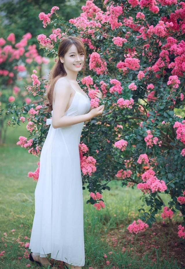  「女性」初恋系穿搭，一种另类的时尚，网友直呼：真是清纯惹人爱