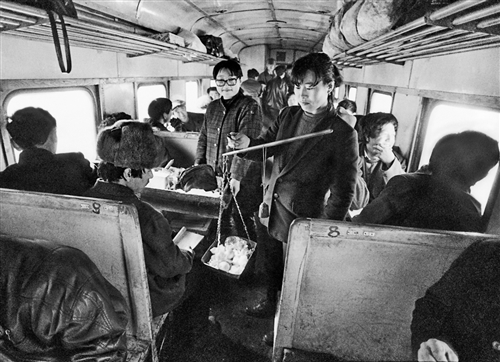 【壮阔东方潮 奋进新时代】铁轨上的中国