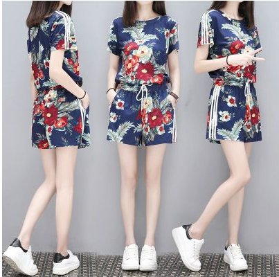 入秋早晚凉,别在穿连衣裙,多穿这样的气质套装,时髦有气场