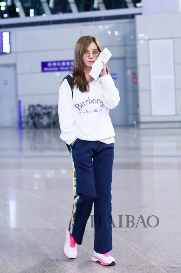 晴格格王艳让人不敢认!杨烁老婆原来是她…【海报街拍】