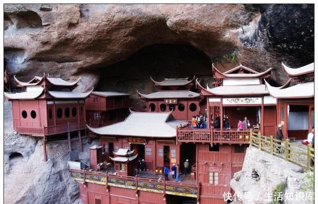 广州最牛的一座寺庙，看似被“压”在山下，实际上面积却非常大！