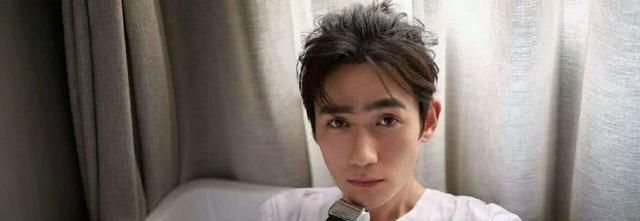  『邢邵林』Get不到帅点的男星蔡徐坤全靠发型拯救，于朦胧人中长显老