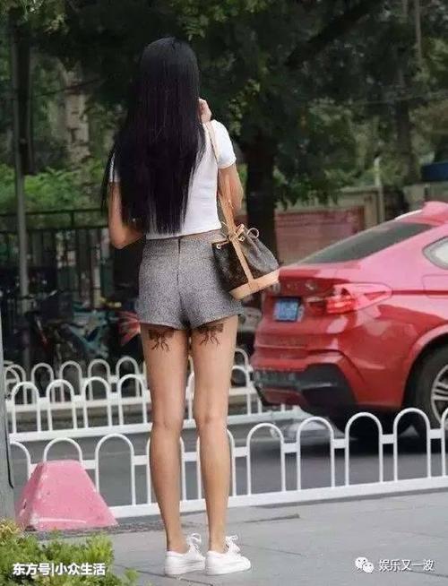 街拍：纹身小姐姐个个都优秀，你能驾驭吗?
