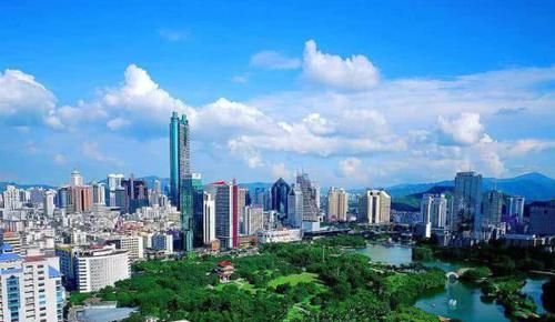 『城市』中国高楼层“最多”的四座城市,上海排第三,剩下的在哪?