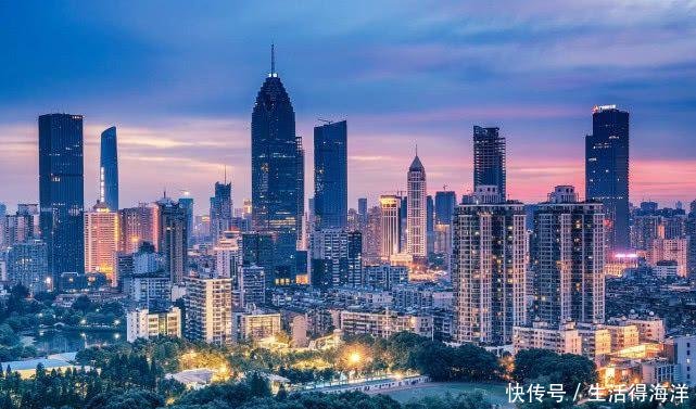 中国中部最厉害的城市, 实力超过杭州, 稳坐“中部老大哥”交椅