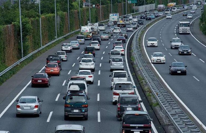 驾照下来三年还不敢上高速？老司机给出忠实建议，车友：多谢了！