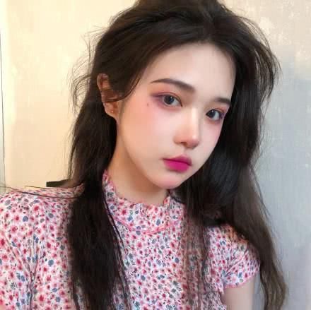 特征|为什么有的女生把头发松开会变丑?主要取决于这几个特征,希望你没有