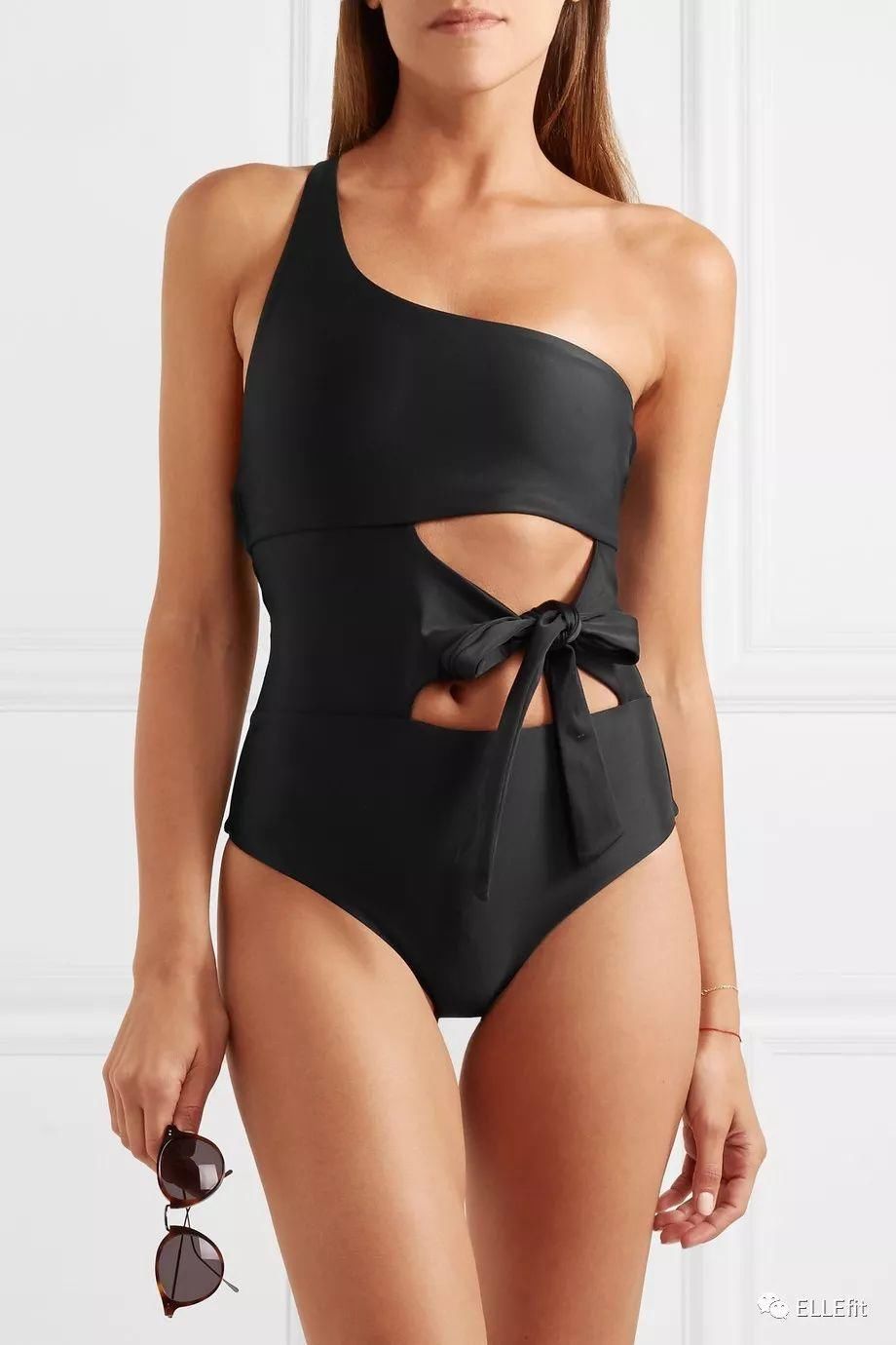 显胸大、遮腿粗、藏小肚子，转发这件泳衣能让你C位出道