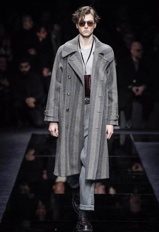  「延续」85岁的Armani先生，一直延续自己的风格，优雅简约的更加年轻化