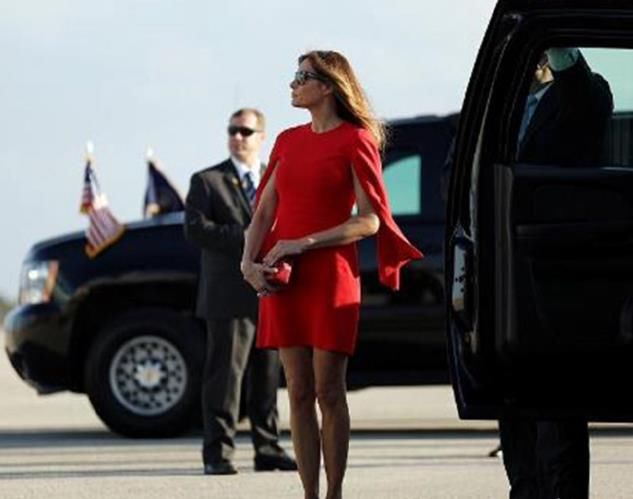 48岁美国“第一夫人”红裙现身，身材凹凸有致，不输37岁伊万卡!