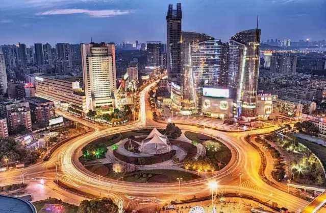 中国地理位置最好的省会，经济全国前十，位于地图最中心的城市！