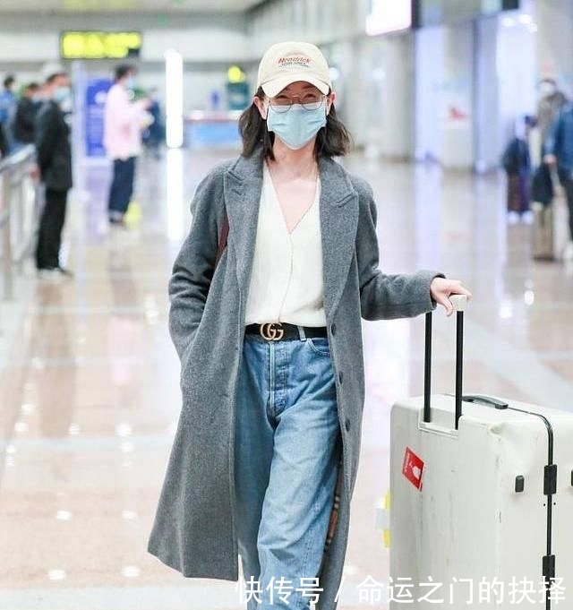 『大龄女性』40岁女性只能“土肥圆”?像万茜这么穿,有年龄阅历也有青春美丽