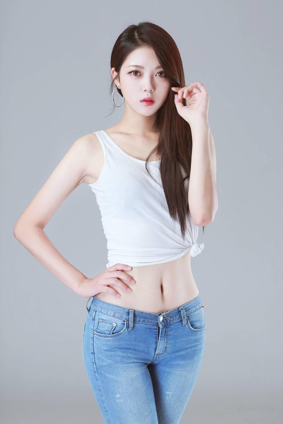 冰晶玉洁的紧身衣美女，身段柔美娇俏，最后一位眼睛真迷人