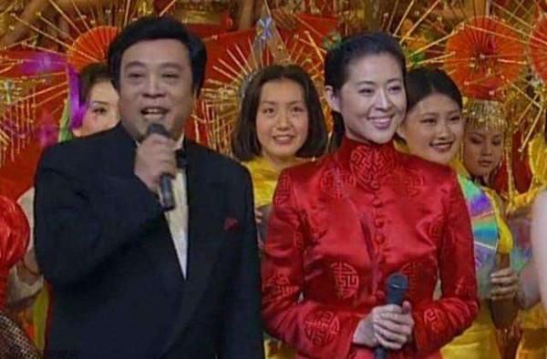 赵忠祥什么时候进入