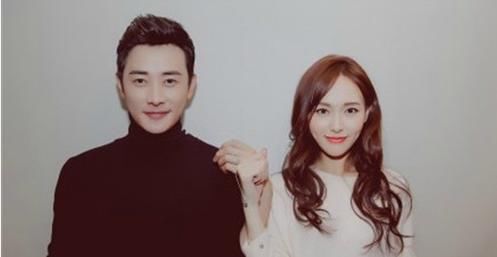 唐嫣机场走孕妇通道疑似怀孕，而经纪人的回应原因，被指有瑕疵！